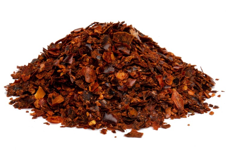 Chilli kruszone jest to pikantna przyprawa ze względu na obecność kapsaicyny. Kruszone chilli doda nie tylko charakterystycznego smaku i pikanterii, ale również można jej użyć do dekoracji dania.