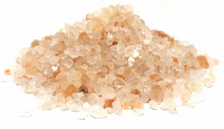 Sól himalajska grubokrystaliczna - naturalna, surowa sól kamienna, nieprzetworzona, nieskażona. Grubokrystaliczna sól himalajska doskonale nadaje się do przyprawiania potraw, dodając im delikatny smak i subtelny aromat oraz do kąpieli relaksacyjnej.