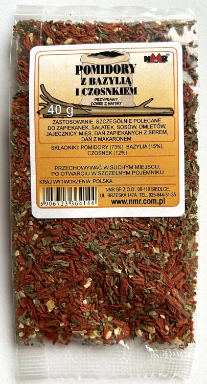 Pomidory z bazylią i czosnkiem zapakowane w torebkę foliową o gramaturze 40 g z etykietą zawierającą informacje o produkcie i jego zastosowaniu.