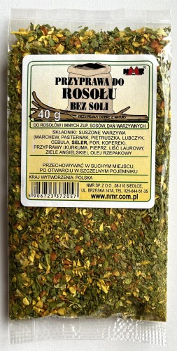 Przyprawa do rosołu bez soli zapakowana w torebkę foliową o gramaturze 40 g z etykietą zawierającą informacje o produkcie i jego zastosowaniu.